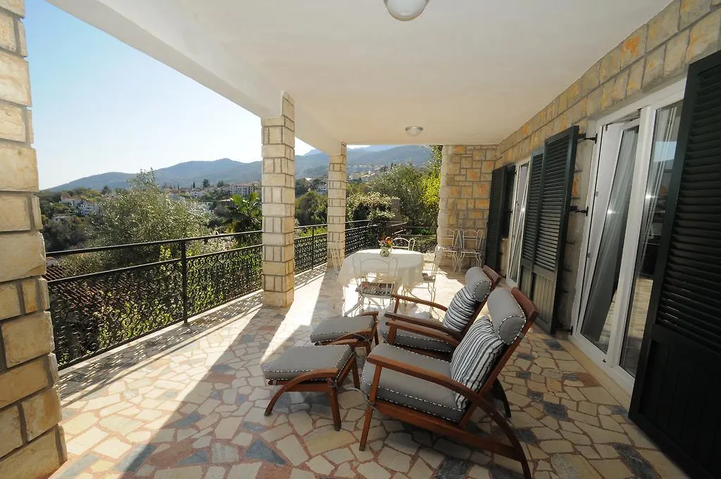 Apartment Kisic 3 Icici Croatia